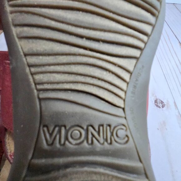 Vionic Women's Rest Danita Backstrap Sandal Size 7 in color Marsala - Picture 9 of 10